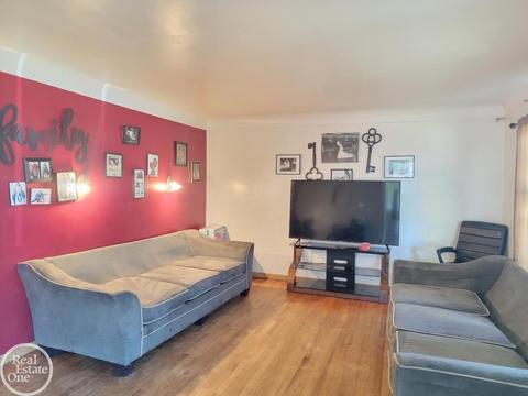 17030 Collinson, Eastpointe, MI 48021 photo 5