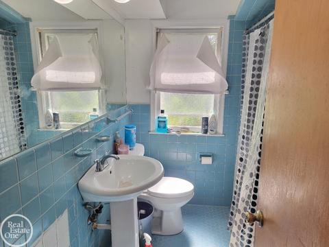 17030 Collinson, Eastpointe, MI 48021 photo 8