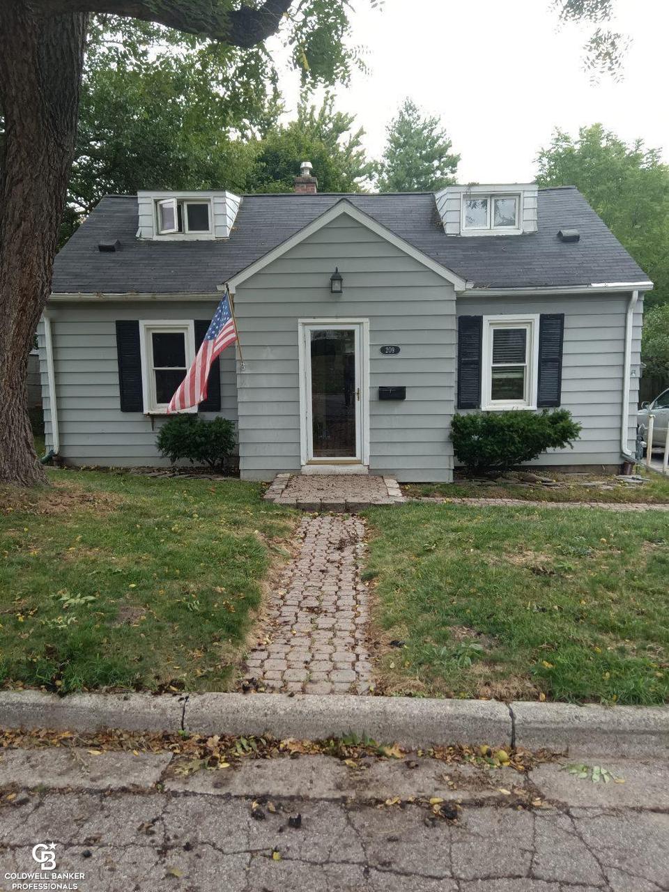 209 S 7th St, Saint Clair, MI 48079 photo 1