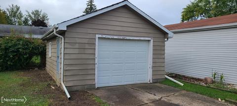 1153 W Coldwater Rd, Flint, MI 48505 photo 2