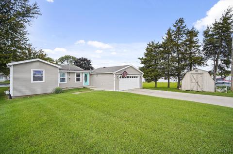 818 E Beach Dr, Brooklyn, MI 49230 photo 4