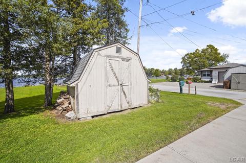 818 E Beach Dr, Brooklyn, MI 49230 photo 5