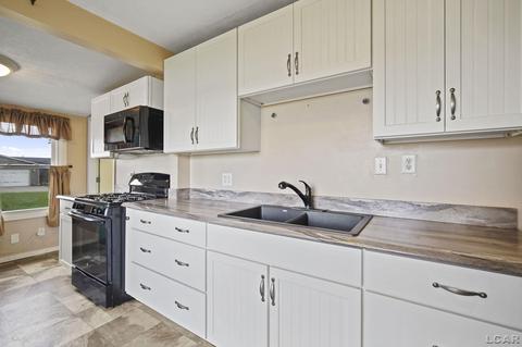 818 E Beach Dr, Brooklyn, MI 49230 photo 8
