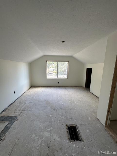 206 N 21st, Escanaba, MI 49829 photo 12