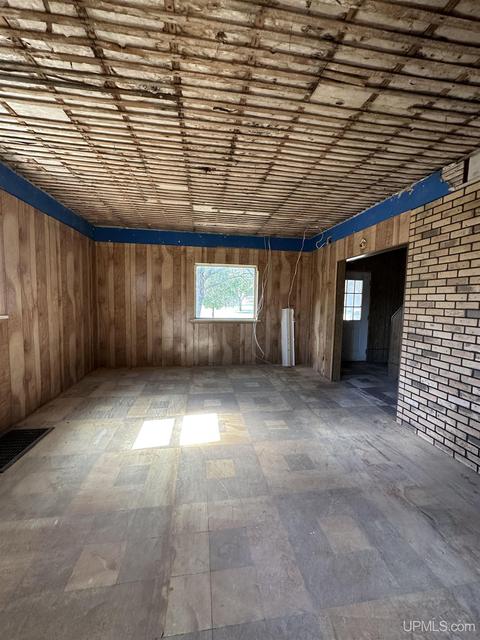 206 N 21st, Escanaba, MI 49829 photo 8