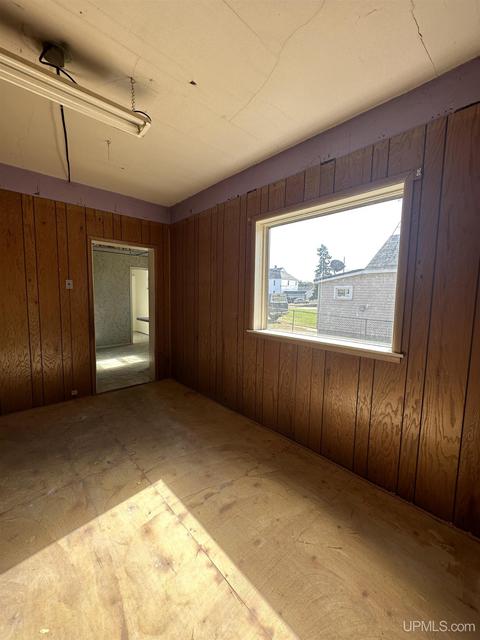 206 N 21st, Escanaba, MI 49829 photo 9