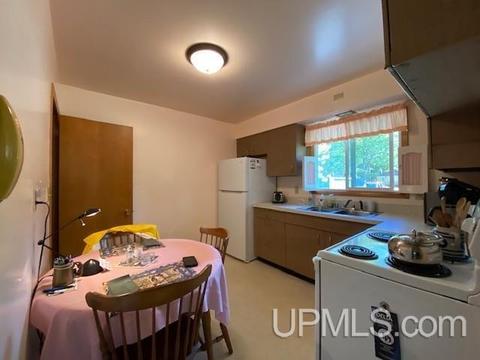 8433 P5, Gladstone, MI 49837 photo 7
