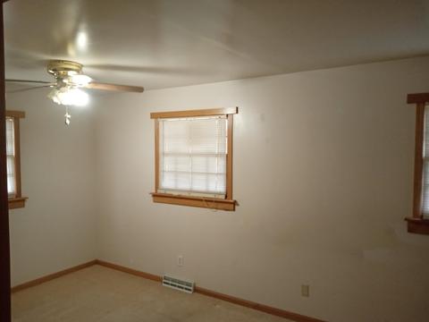 390 E Hibbard, Owosso, MI 48867 photo 15