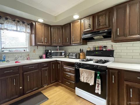 322 S Lk, Ishpeming, MI 49849 photo 8