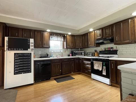 322 S Lk, Ishpeming, MI 49849 photo 6