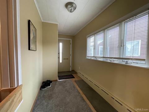 322 S Lk, Ishpeming, MI 49849 photo 4
