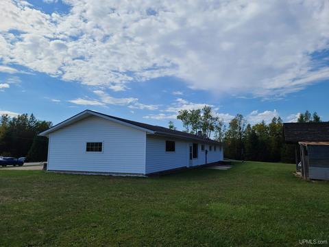 2530 14th Rd, Bark River, MI 49807 photo 2
