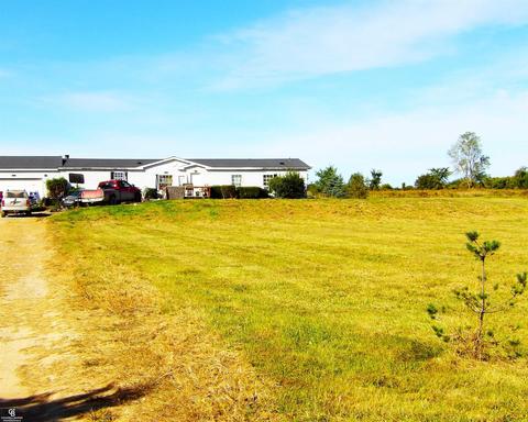 2600 Rowe, Applegate, MI 48401