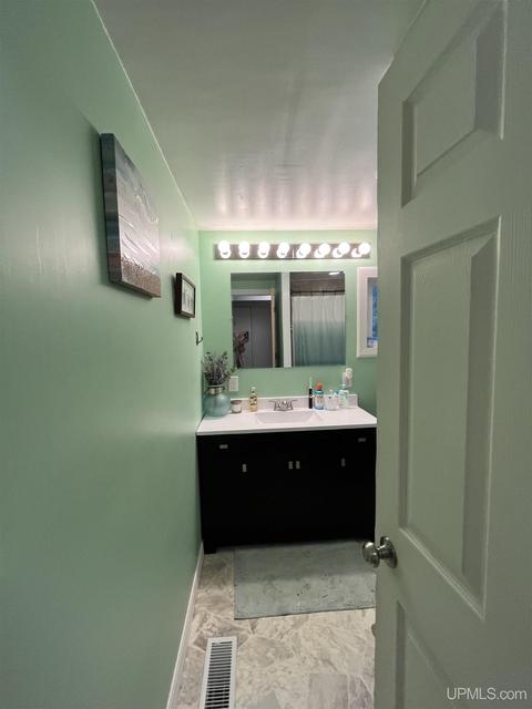 70 N Shr, Ishpeming, MI 49849 photo 18