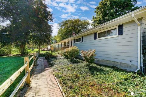 8933 Crabb Rd, Temperance, MI 48182 photo 4