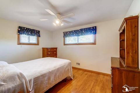 8933 Crabb Rd, Temperance, MI 48182 photo 26