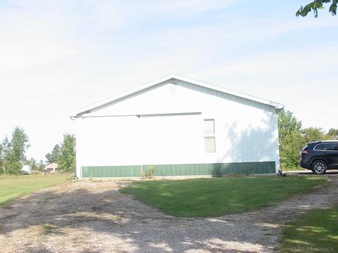 5400 Walker, Marlette, MI 48453 photo 3