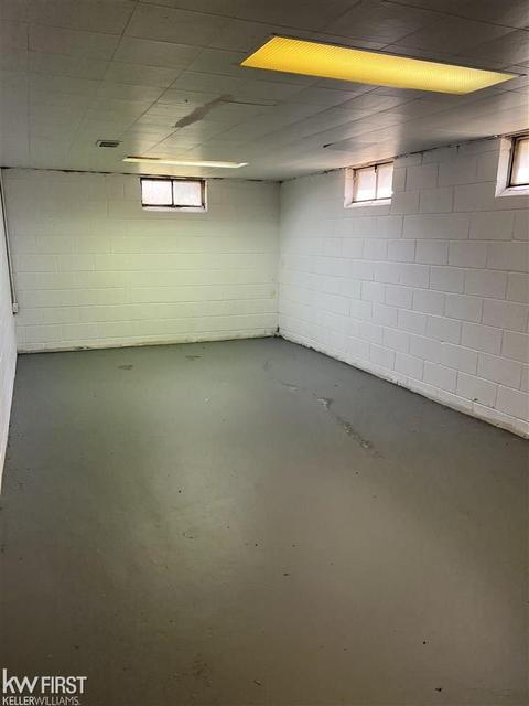 902 Hubbard Ave, Flint, MI 48503 photo 23