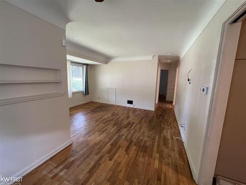 902 Hubbard Ave, Flint, MI 48503 photo 13