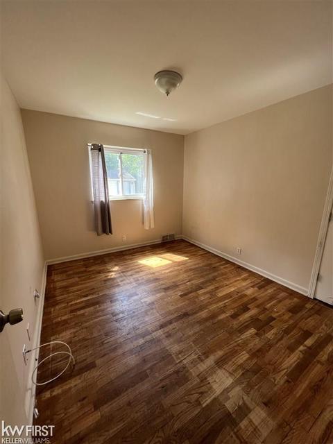 902 Hubbard Ave, Flint, MI 48503 photo 21