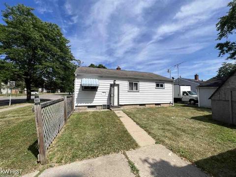 902 Hubbard Ave, Flint, MI 48503 photo 5