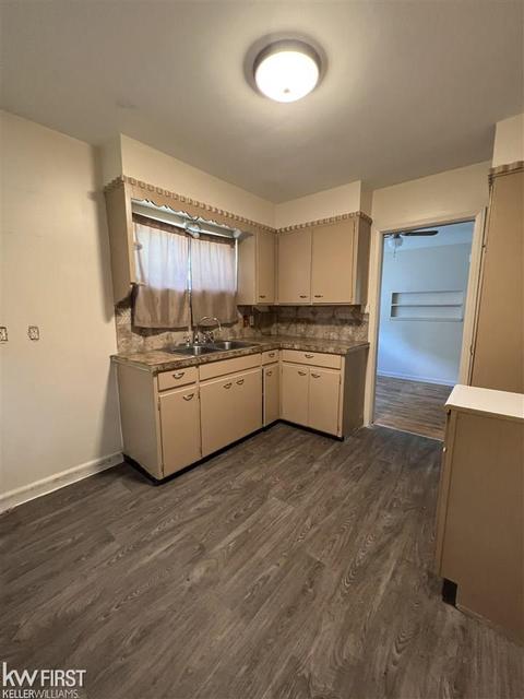 902 Hubbard Ave, Flint, MI 48503 photo 15