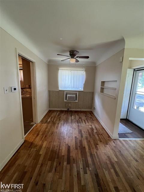 902 Hubbard Ave, Flint, MI 48503 photo 12
