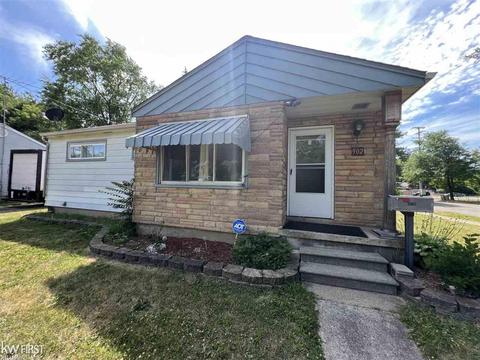 902 Hubbard Ave, Flint, MI 48503 photo 4