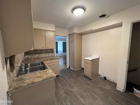 902 Hubbard Ave, Flint, MI 48503 photo 14
