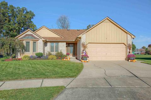 53489 Gregory Dr, Macomb, MI 48042 photo 2