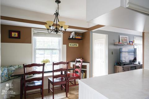 406 Hillcrest Ave, Grosse Pointe Farms, MI 48236 photo 6