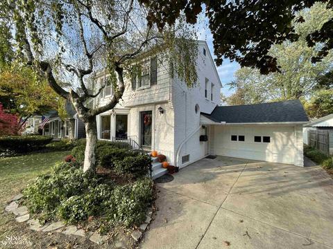 208 Moross, Grosse Pointe Farms, MI 48236 photo 2
