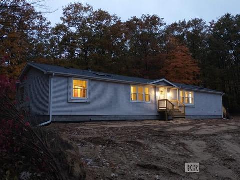 10175 Hillside Ln, Gladwin, MI 48624 photo 2