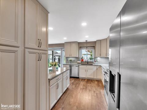 49313 Frances Dr, Macomb, MI 48044 photo 14