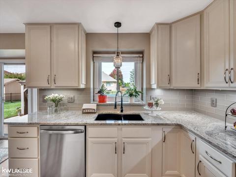 49313 Frances Dr, Macomb, MI 48044 photo 15