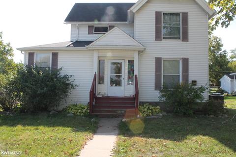 316 E Saint Clair St, Romeo, MI 48065 photo 2