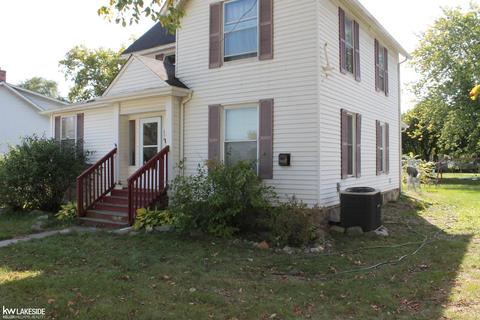 316 E Saint Clair St, Romeo, MI 48065 photo 3