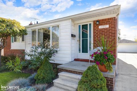1152 N Stephen, Clawson, MI 48017 photo 4