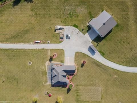 6692 Perry Rd, Yale, MI 48097 photo 2