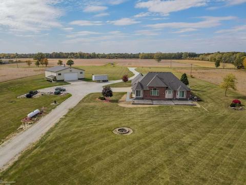 6692 Perry Rd, Yale, MI 48097 photo 5