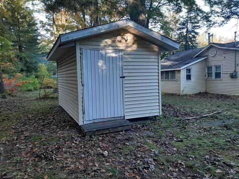 1365 James, Harrison, MI 48625 photo 30