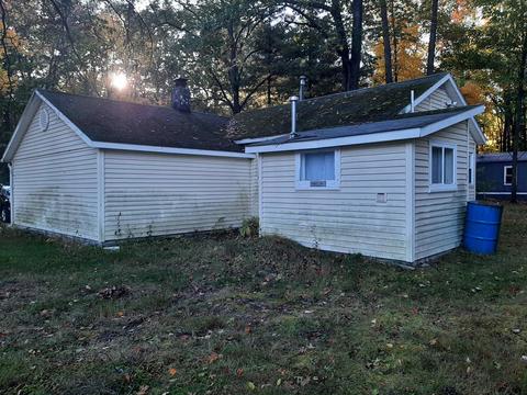 1365 James, Harrison, MI 48625 photo 24