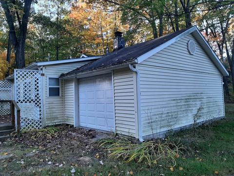 1365 James, Harrison, MI 48625 photo 31