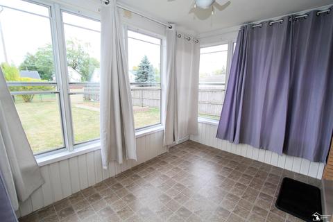 140 N Roessler, Monroe, MI 48162 photo 4