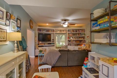 10318 E Bennington Rd, Durand, MI 48429 photo 3