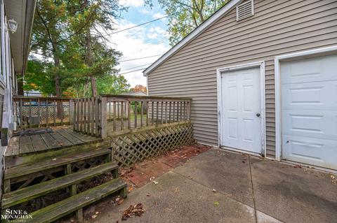 1947 Washington St, Algonac, MI 48001 photo 8