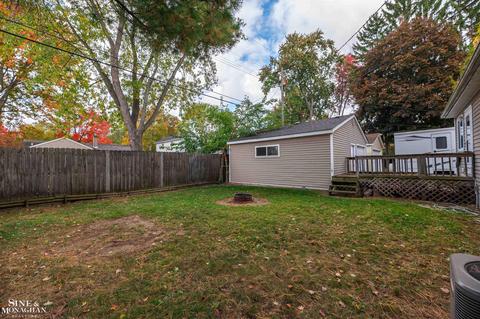 1947 Washington St, Algonac, MI 48001 photo 11