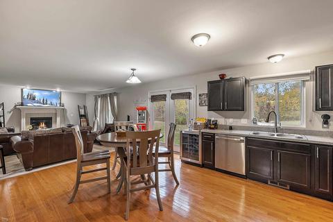 33576 Bay Hl, Romulus, MI 48174 photo 17