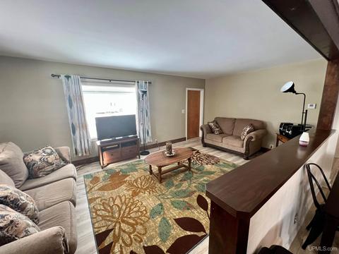 605 E First St, Caspian, MI 49915 photo 4
