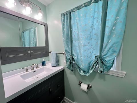 605 E First St, Caspian, MI 49915 photo 9